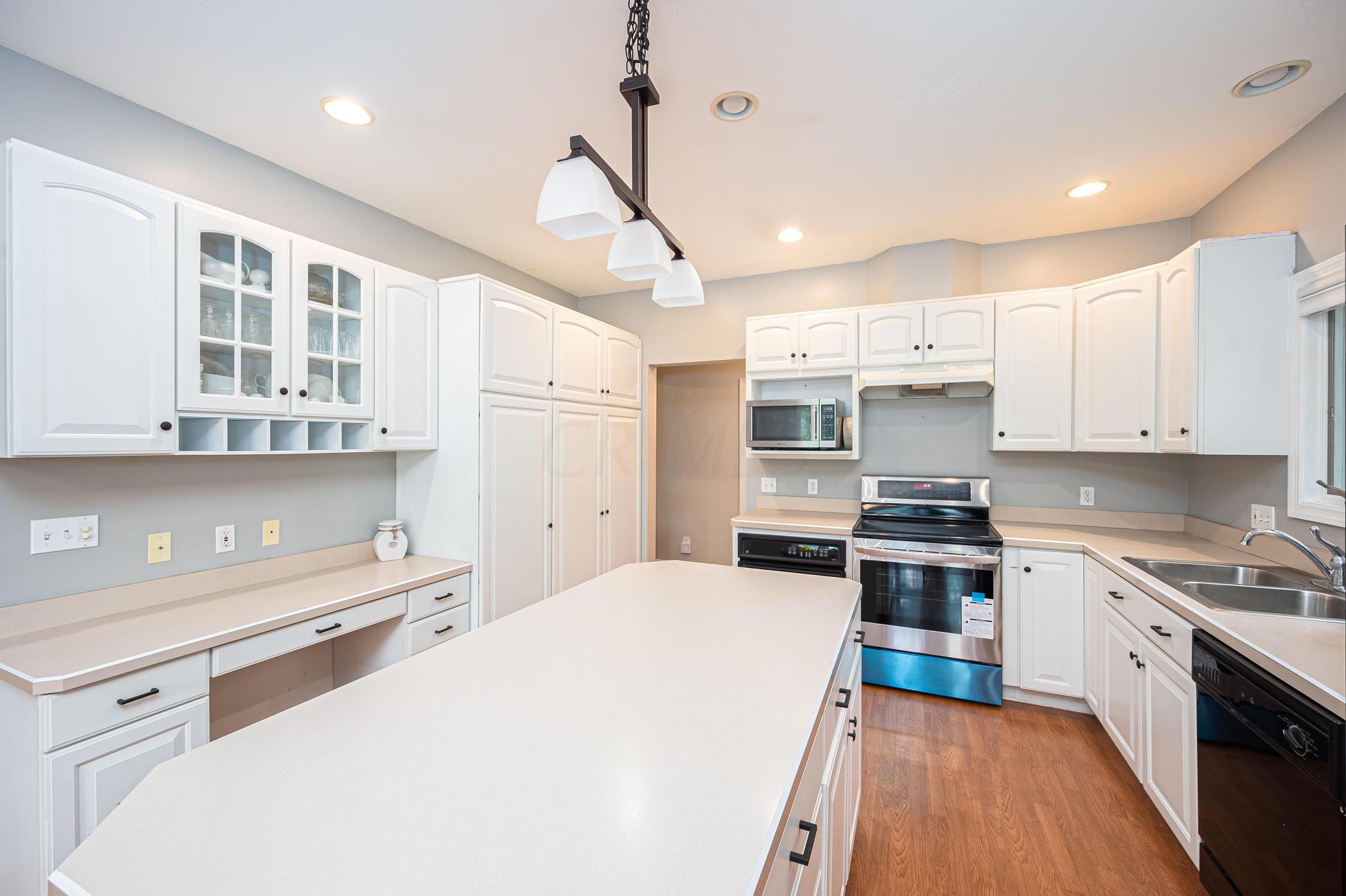 5801 Sinclair Road Columbus, OH 43229 - Photo 12 of 48 Gallery Image 12