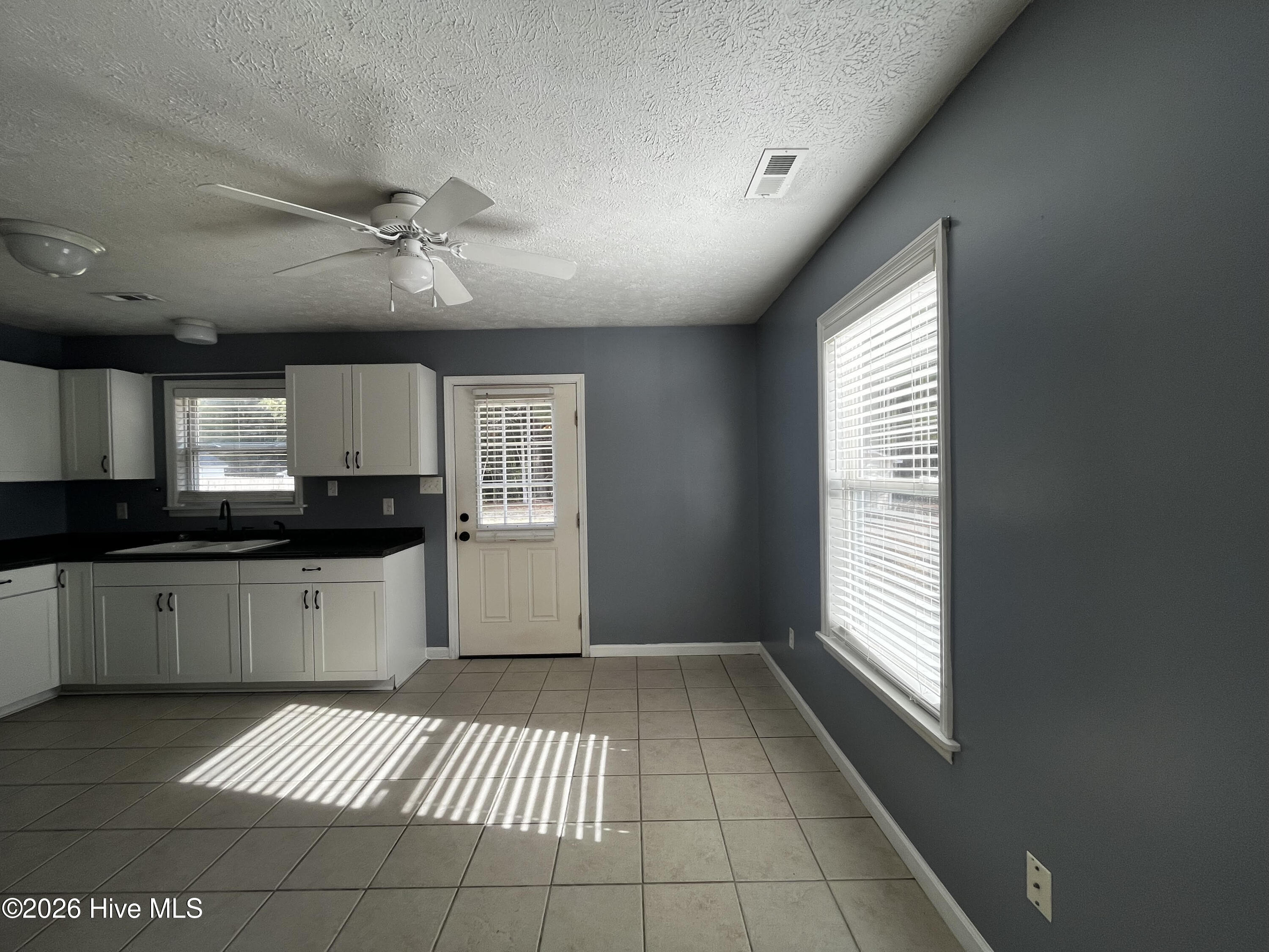 313 Church Road Havelock, NC 28532 - Photo 5 of 11 Kitchen Dining area
