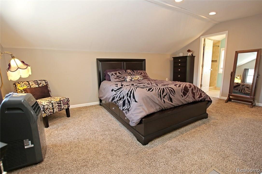2702 Columbia Road Berkley, MI 48072 - Photo 27 of 50 27) Master Suite.jpg
