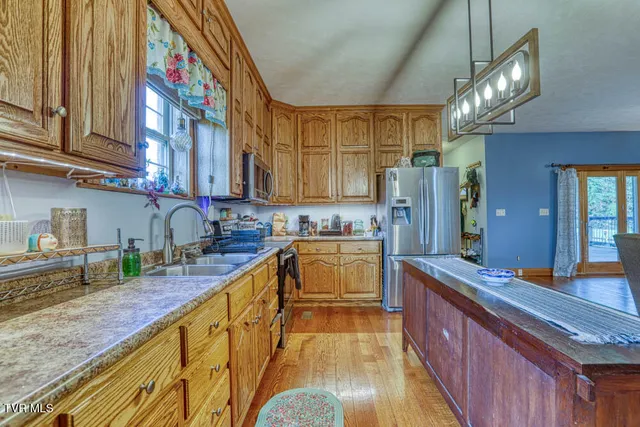 $833,000 | 317 Handy Lane, Rogersville, TN 37857