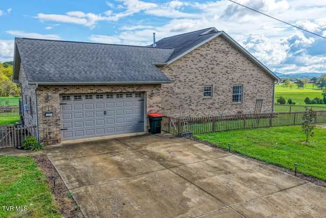 $833,000 | 317 Handy Lane, Rogersville, TN 37857