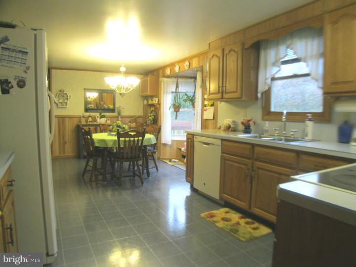 3129 Frazer Road Bear, DE 19701 - Photo 4 of 24 Kitchen