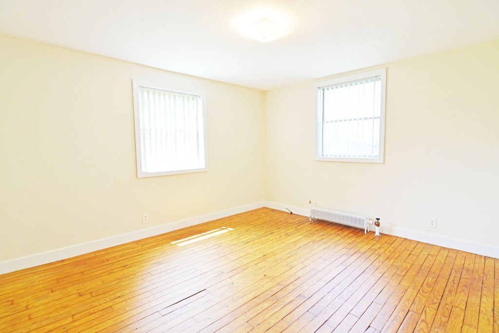 37 Kingsley Street Springfield, MA 01104 - Photo 15 of 30