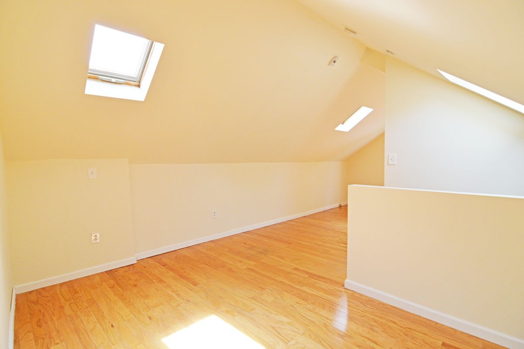 37 Kingsley Street Springfield, MA 01104 - Photo 22 of 30