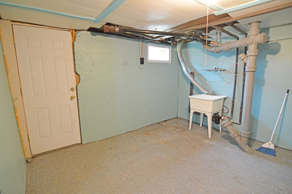 37 Kingsley Street Springfield, MA 01104 - Photo 27 of 30