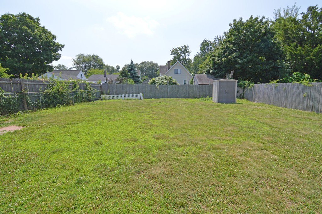 37 Kingsley Street Springfield, MA 01104 - Photo 29 of 30