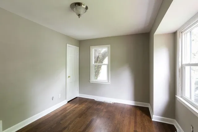 $214,950 | 10 East Pocahontas Lane, Kansas City, MO 64114