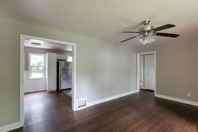 $214,950 | 10 East Pocahontas Lane, Kansas City, MO 64114