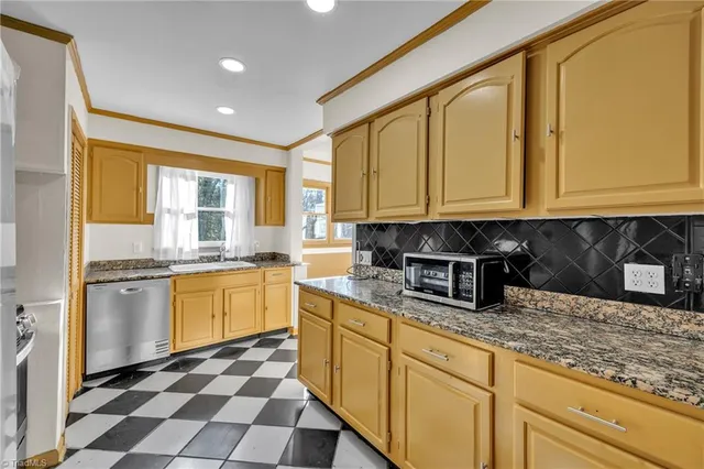 $419,999 | 530 Laurel Mountain Road, North Wilkesboro, NC 28659