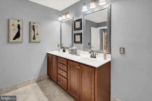 $469,900 | 300 Reagan Drive, Sellersville, PA 18960