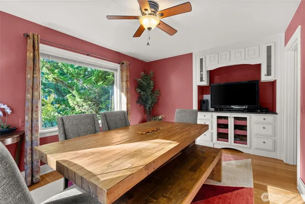 $1,750,000 | 5208 Illahee Road Northeast, Bremerton, WA 98311