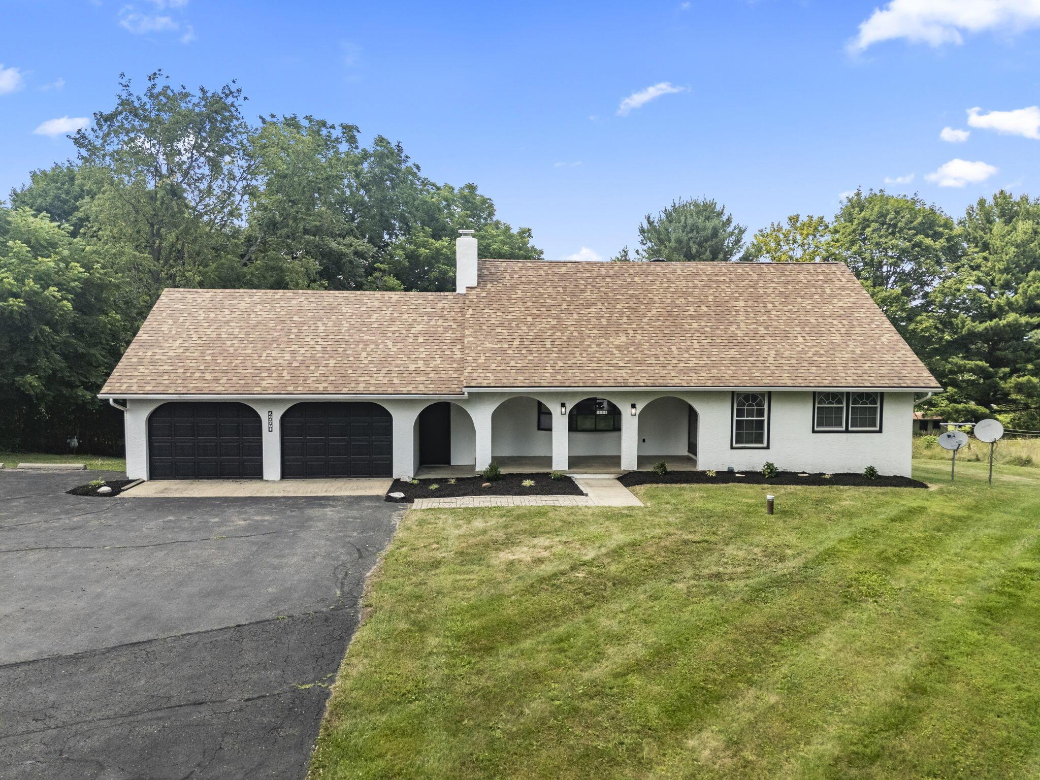 2690 Boving Road Southwest Lancaster, OH 43130 - Photo 2 of 86 109-web-or-mls-DJI_20260709161820_0054_D