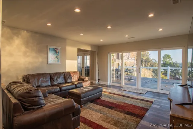 $499,900 | 31382 Red Arrow Road, Rocky Mount, MO 65072