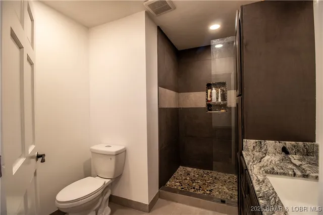 $499,900 | 31382 Red Arrow Road, Rocky Mount, MO 65072