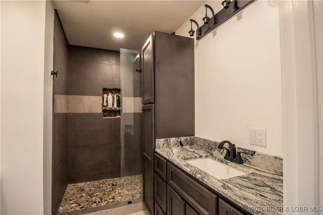 $499,900 | 31382 Red Arrow Road, Rocky Mount, MO 65072