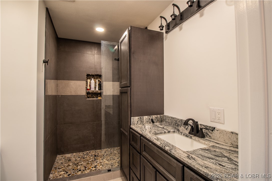 31382 Red Arrow Road Rocky Mount, MO 65072 - Photo 17 of 36