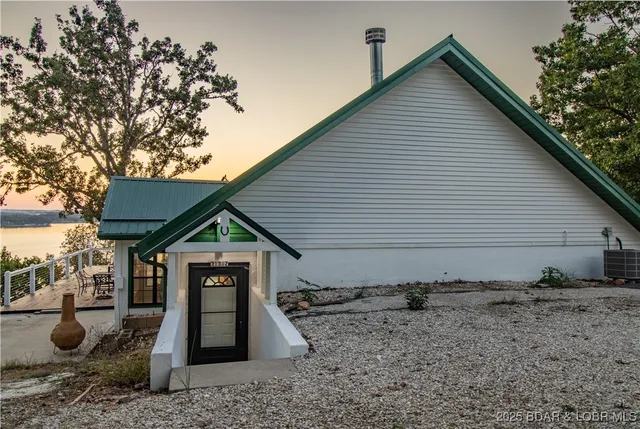 $499,900 | 31382 Red Arrow Road, Rocky Mount, MO 65072