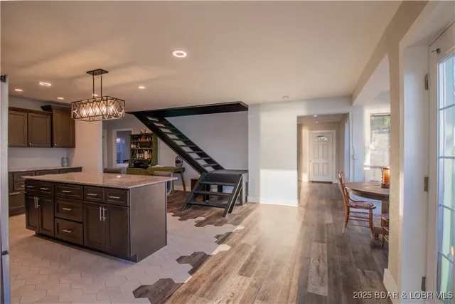 $499,900 | 31382 Red Arrow Road, Rocky Mount, MO 65072