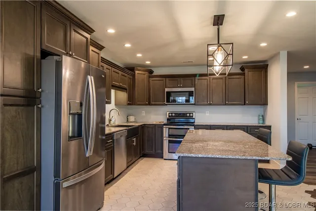 $499,900 | 31382 Red Arrow Road, Rocky Mount, MO 65072