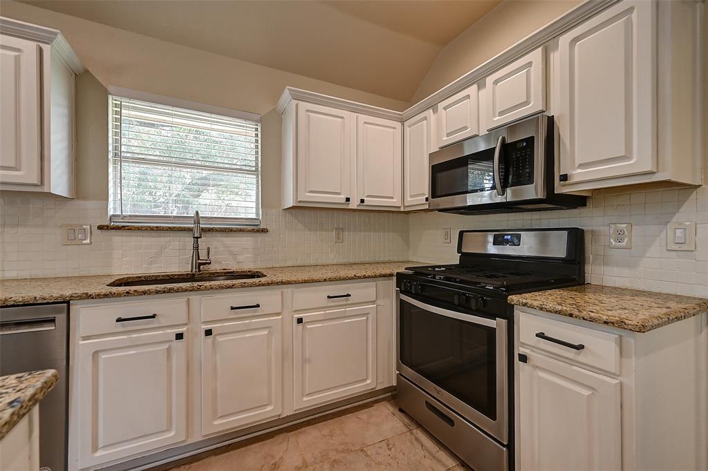 1508 Sandy Ridge Drive McKinney, TX 75069 - Photo 12 of 40