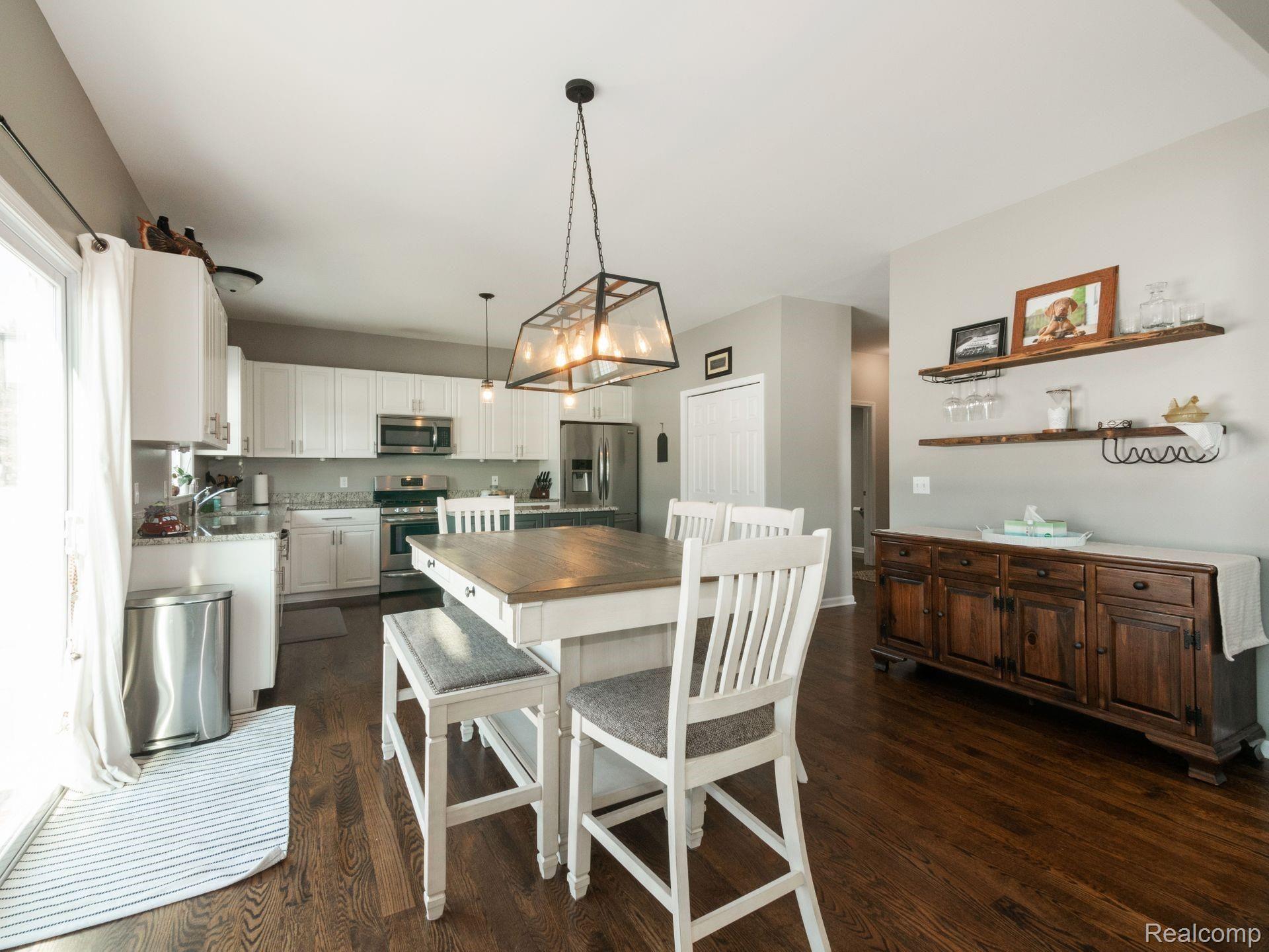 8293 Meadow Ridge Clarkston, MI 48348 - Photo 13 of 38 13.jpg