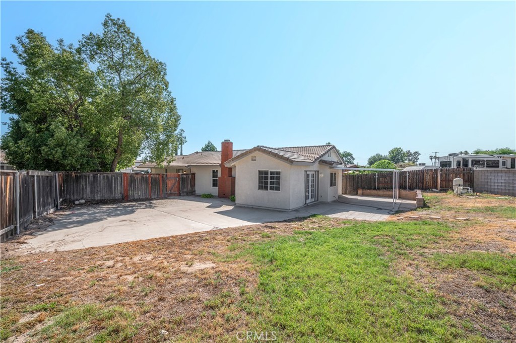 27394 Rustic Lane Highland, CA 92346 - Photo 27 of 41