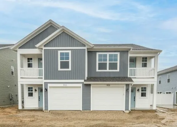 $384,000 | 910 Indiana Avenue, Unit 12, South Haven, MI 49090