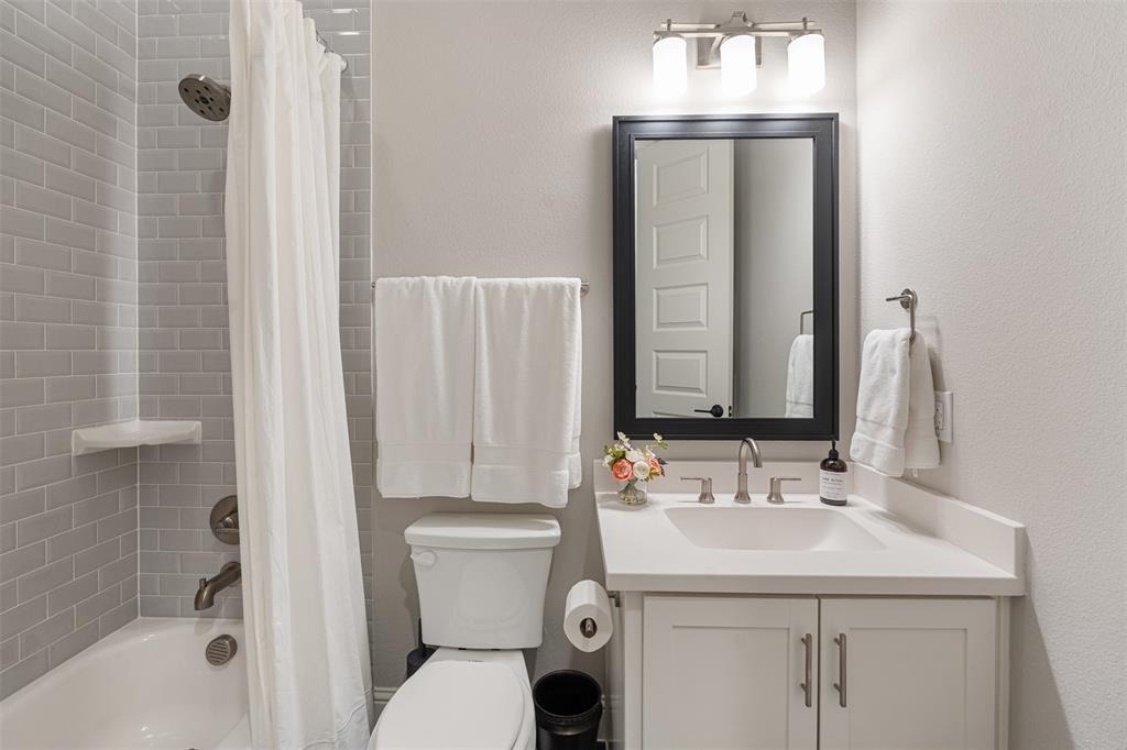 15308 Sassafras Road Frisco, TX 75035 - Photo 23 of 32 en-suite Bath