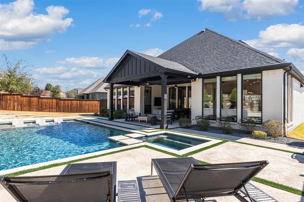 15308 Sassafras Road Frisco, TX 75035 - Photo 27 of 32 Large hot tub.