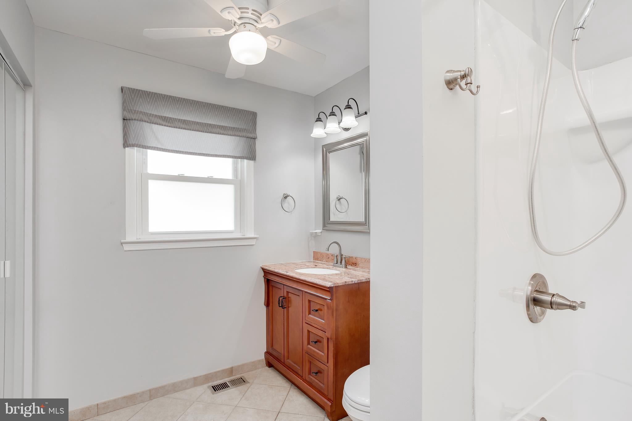 937 Oakleigh Beach Road Baltimore, MD 21222 - Photo 20 of 30 Bath