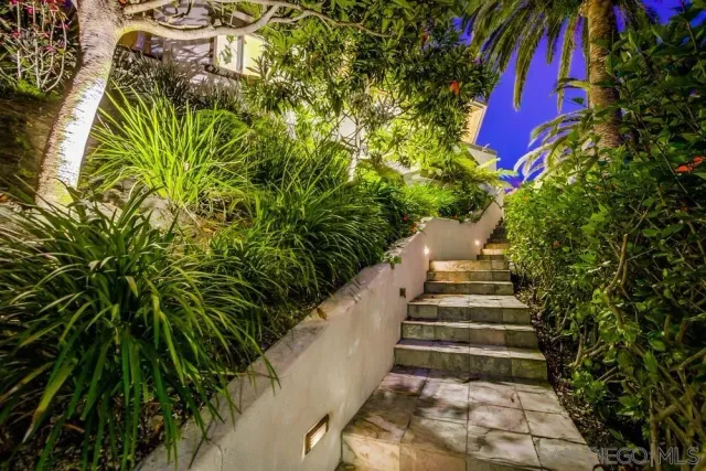 $3,885,000 | 7651 Country Club Drive, La Jolla, CA 92037