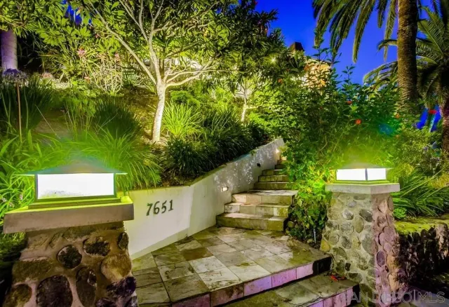$3,885,000 | 7651 Country Club Drive, La Jolla, CA 92037