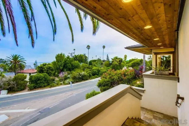 $3,885,000 | 7651 Country Club Drive, La Jolla, CA 92037
