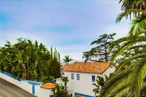 $3,885,000 | 7651 Country Club Drive, La Jolla, CA 92037