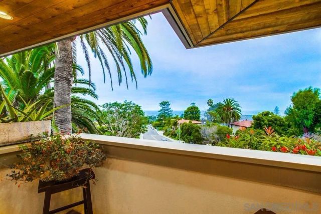 $3,885,000 | 7651 Country Club Drive, La Jolla, CA 92037