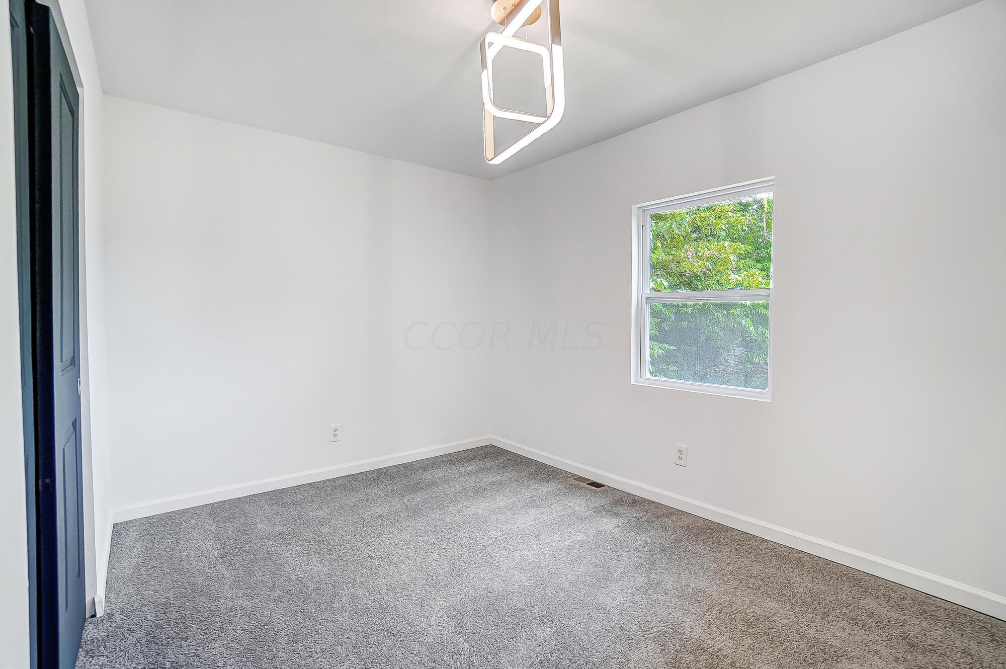 5430 Everson Road North Columbus, OH 43232 - Photo 10 of 25 011