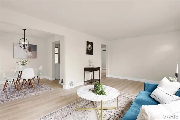 $239,000 | 7821 Parkwood Drive, St. Louis, MO 63123