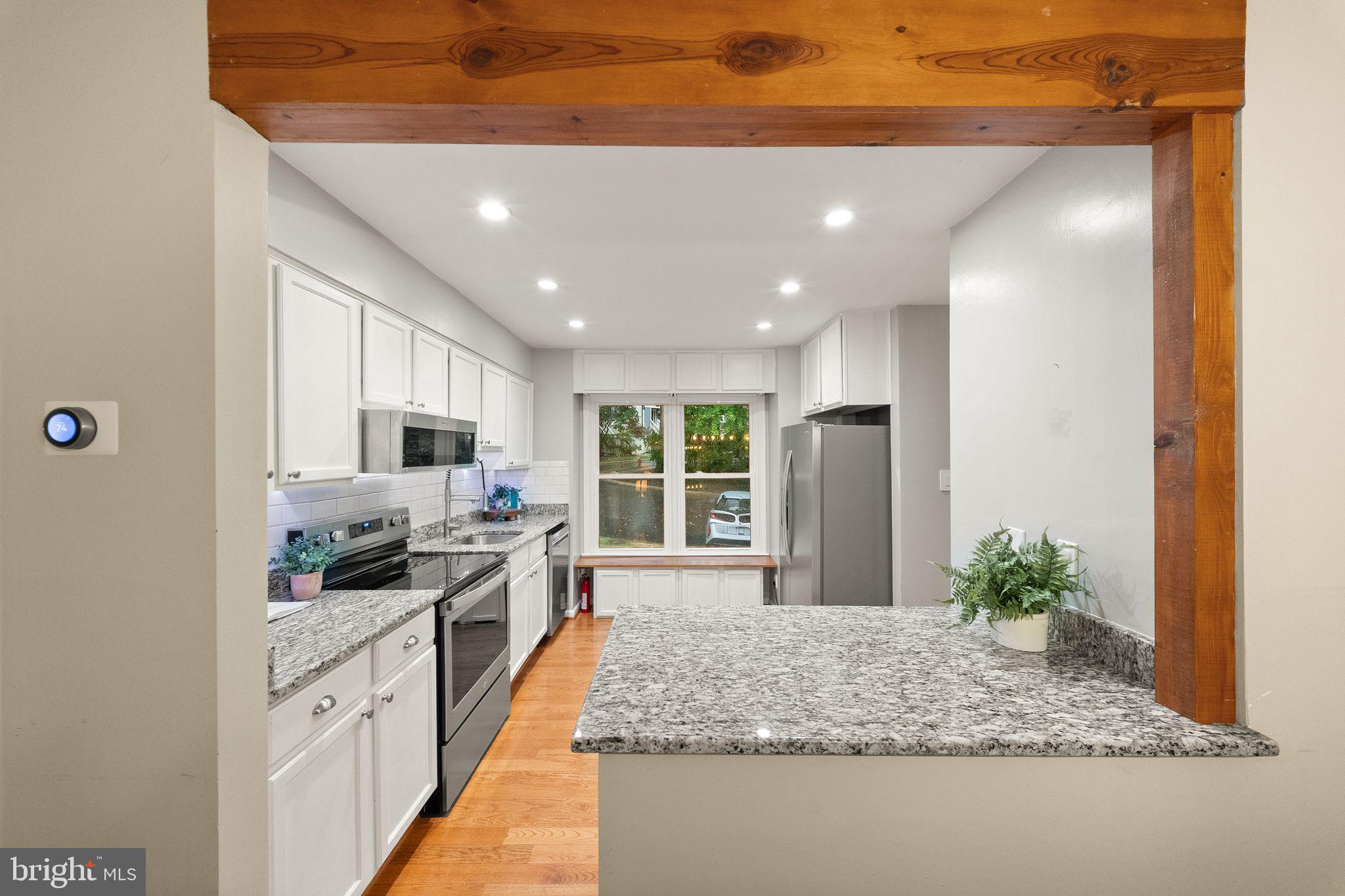 1606 Oak Spring Way Reston, VA 20190 - Photo 10 of 75 Gallery Image 10