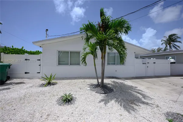 $2,900 | 1453 Northwest 10th Street, Unit 2, Dania Beach, FL 33004