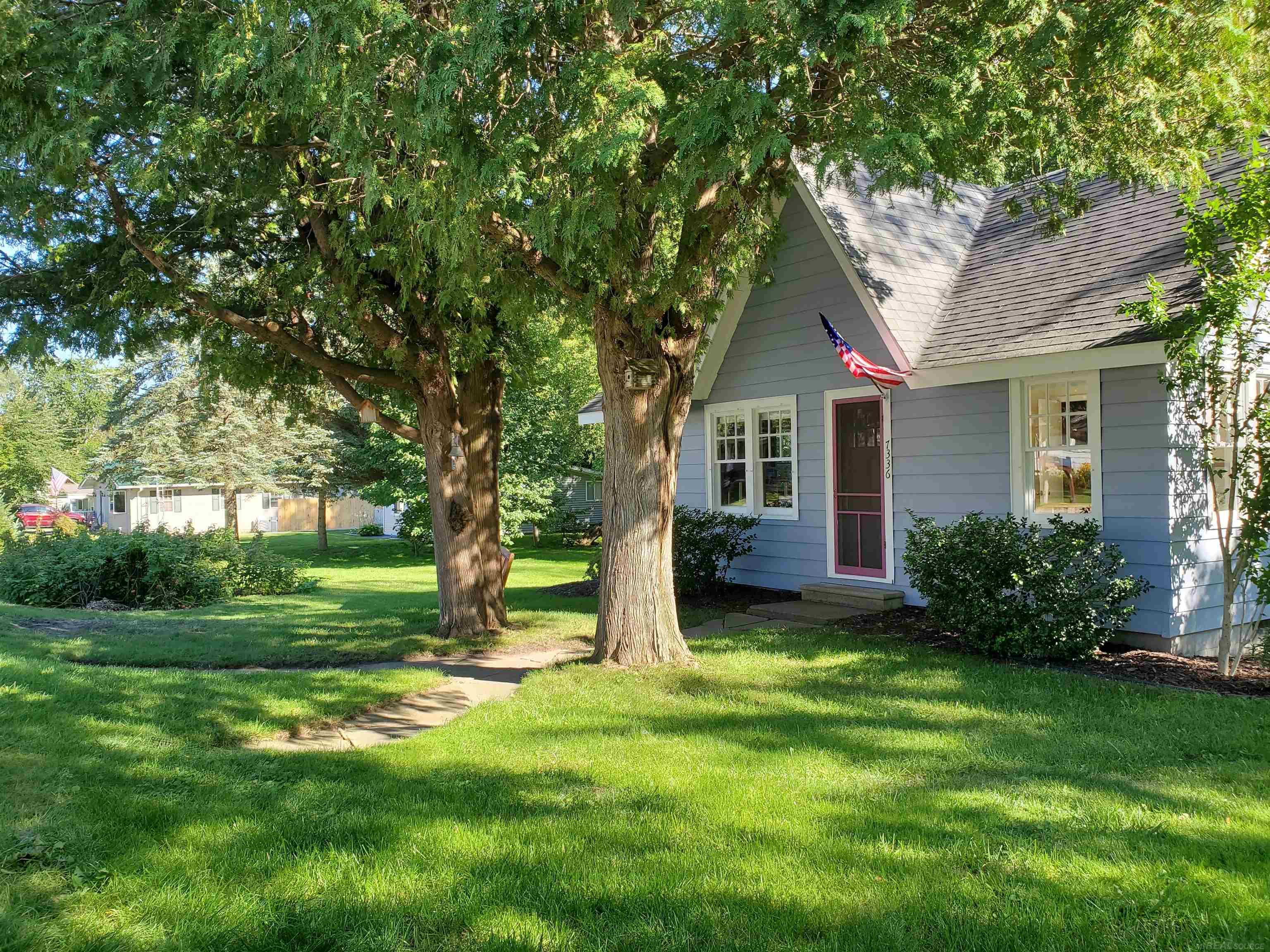 7336 Shoreward Road Lexington, MI 48450 - Photo 1 of 24 50122126.JPG
