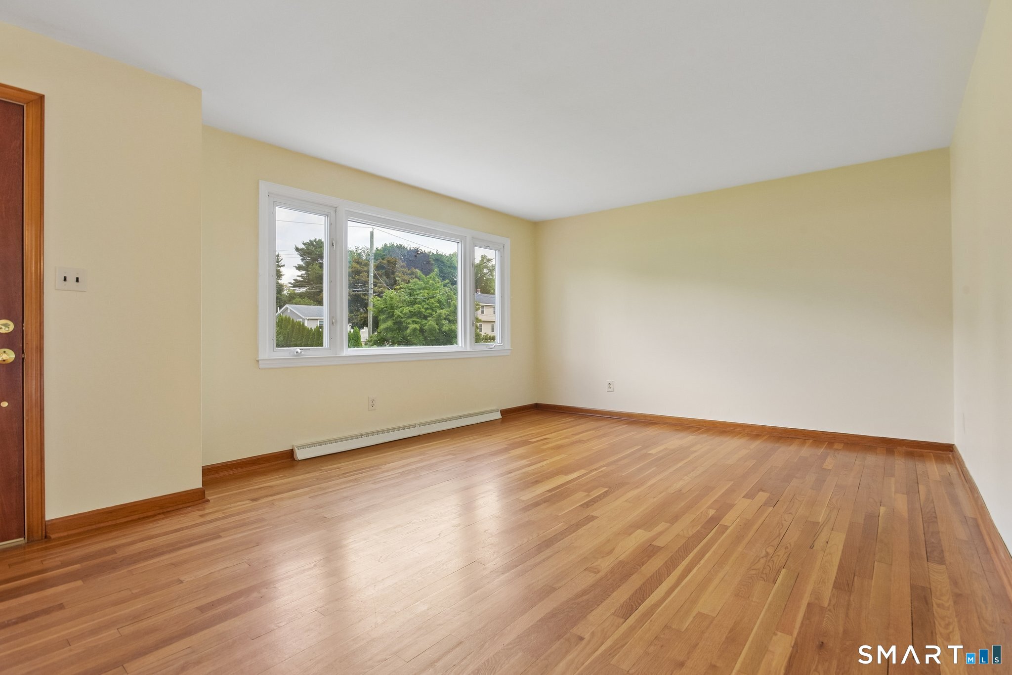 19 Palmer Road North Haven, CT 06473 - Photo 4 of 28