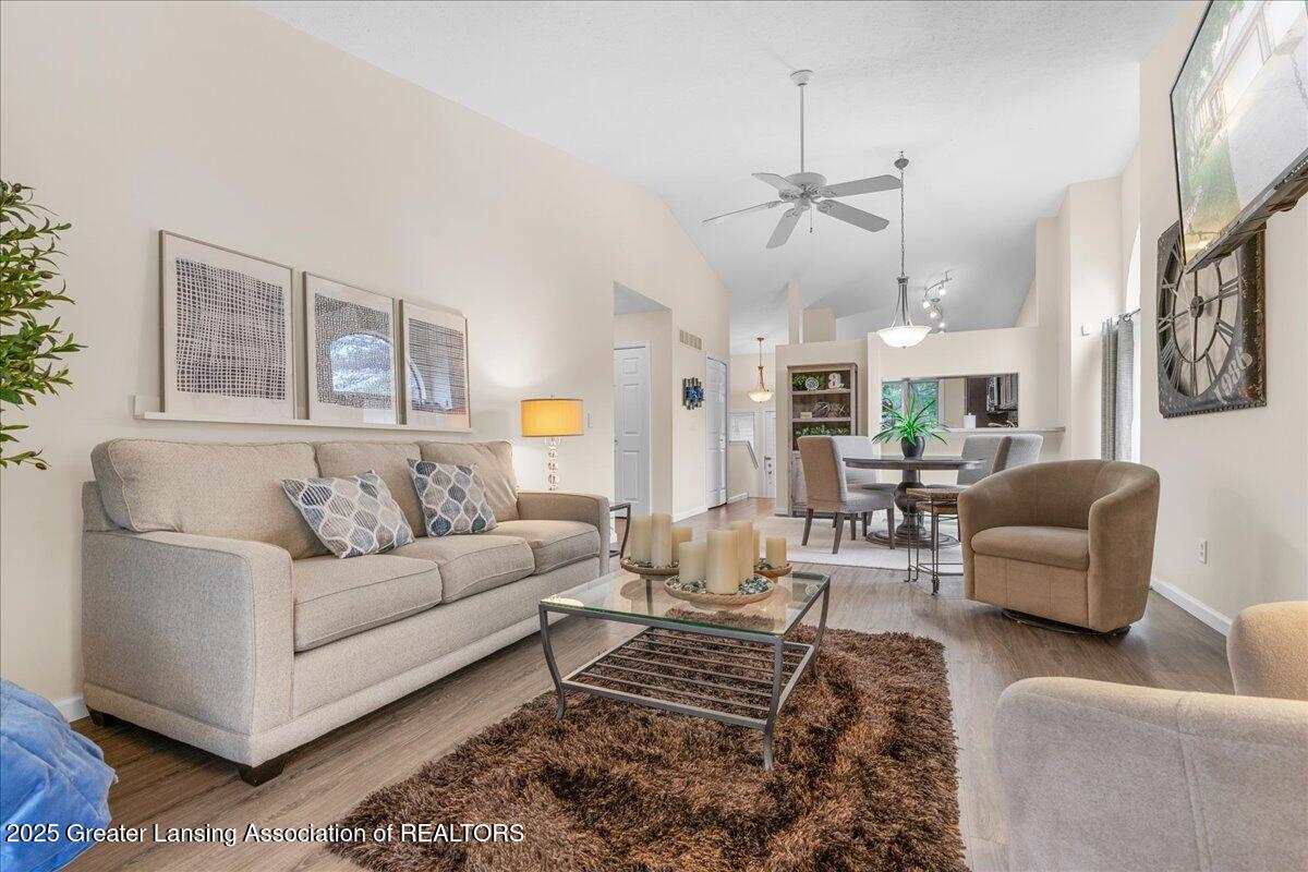 6923 Spring Tree Lane, Unit 143 Lansing, MI 48917 - Photo 19 of 49 Living Room