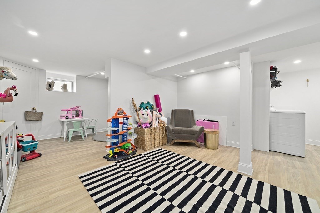 36 Virginia Road Quincy, MA 02169 - Photo 22 of 39 Gallery Image 22