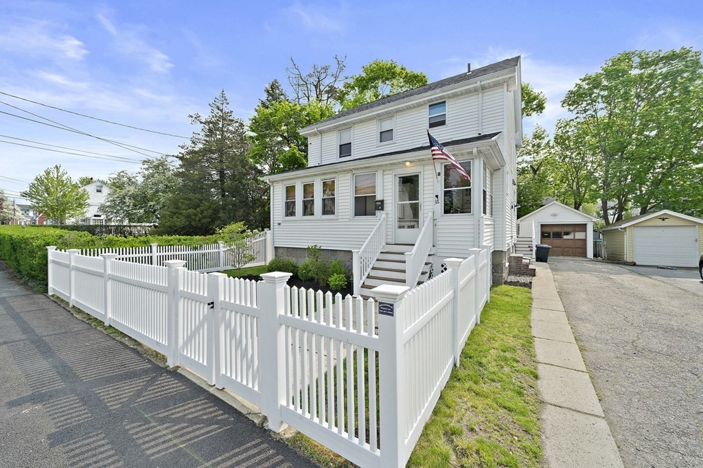 36 Virginia Road Quincy, MA 02169 - Photo 3 of 39 Gallery Image 3