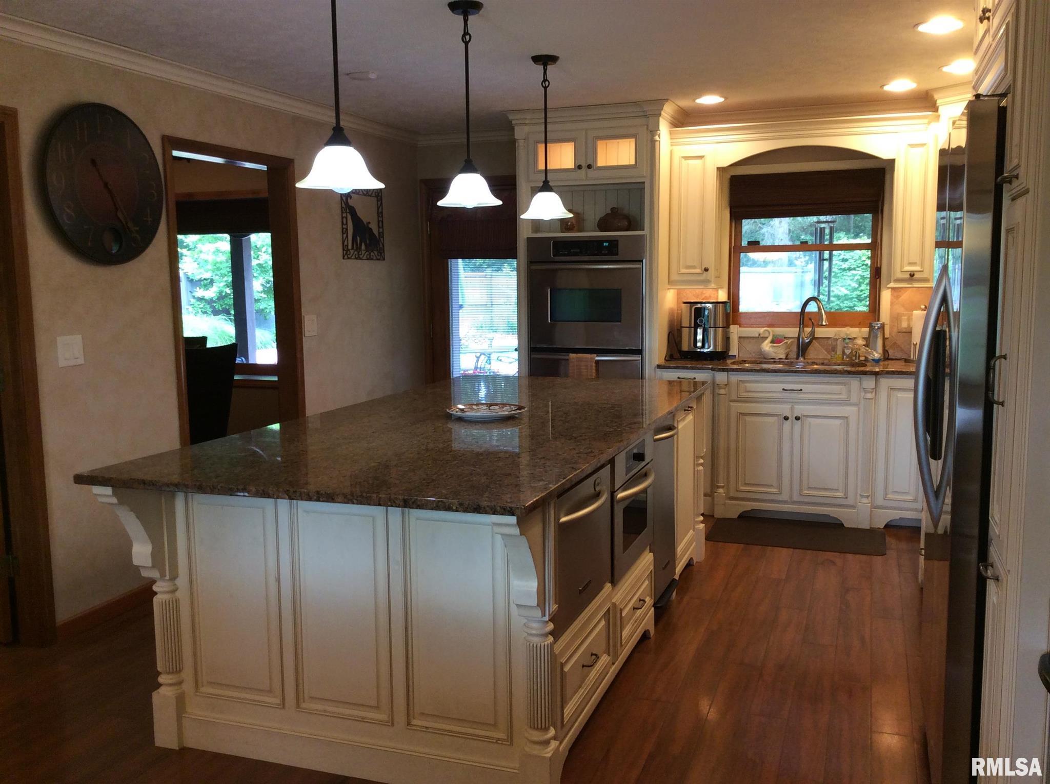 833 North 27th Street Mount Vernon, IL 62864 - Photo 11 of 50