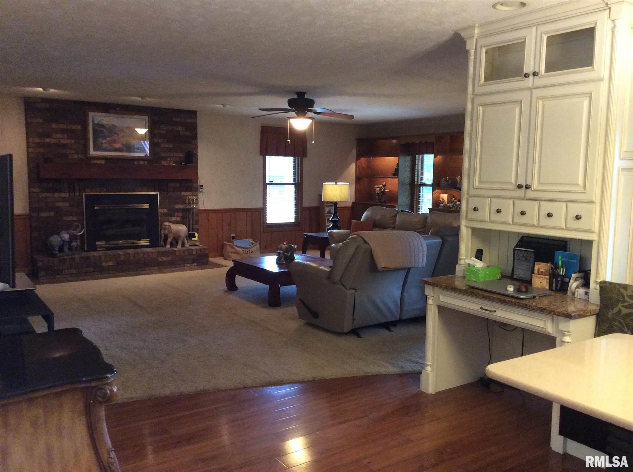 833 North 27th Street Mount Vernon, IL 62864 - Photo 6 of 50