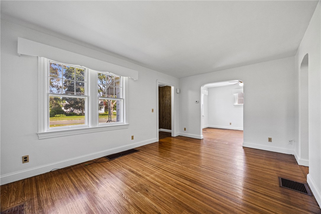 283 Stone Road Greece, NY 14616 - Photo 11 of 40