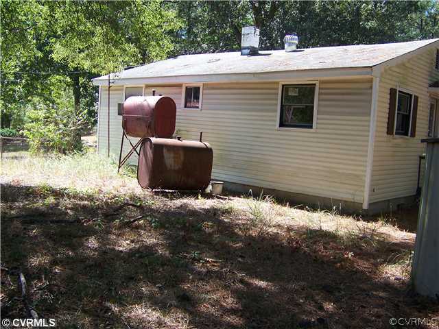 5903 Church Road Petersburg, VA 23803 - Photo 3 of 4 Exterior Back