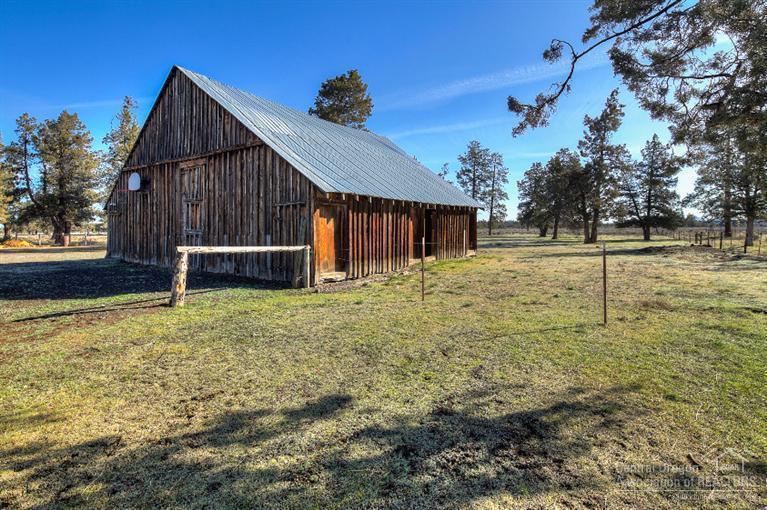 67170 Gist Road Bend, OR 97703 - Photo 21 of 25 Large Barn has history and charm with a