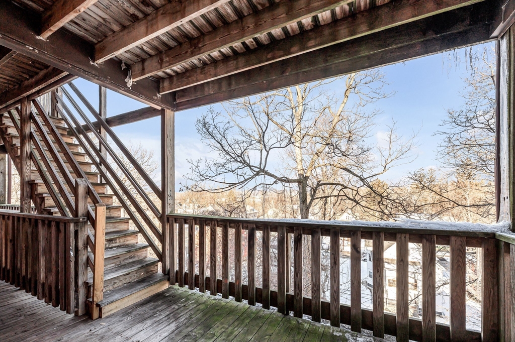 92 Woodside Terrace, Unit 2R Springfield, MA 01108 - Photo 32 of 42 a view of a balcony
